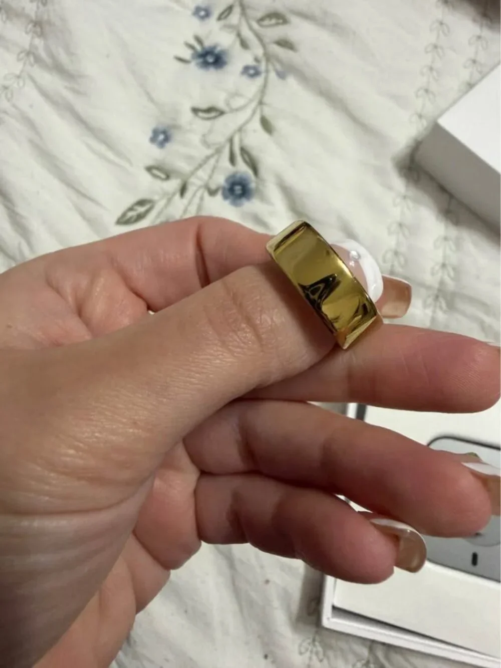 Oura gold size
